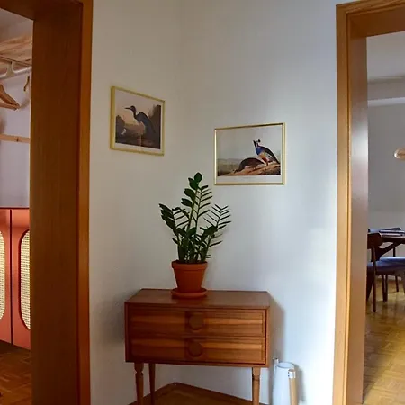 Apartment Greenbnbs: Cozy Urban Jungle In The Centre Essen