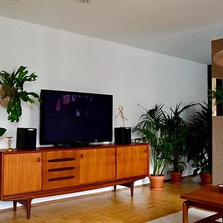Greenbnbs: Cozy Urban Jungle In The Centre Apartment *